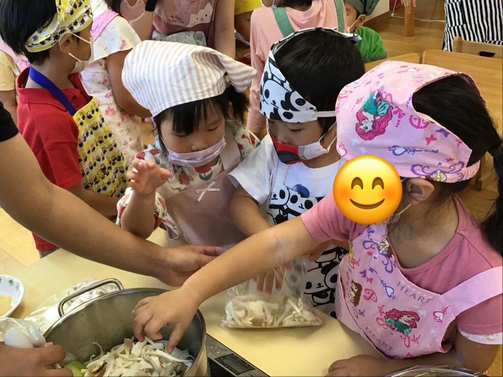 くじら保育園　天王寺園　幼児クラス　クッキング　カレー作り　食育　202411-5