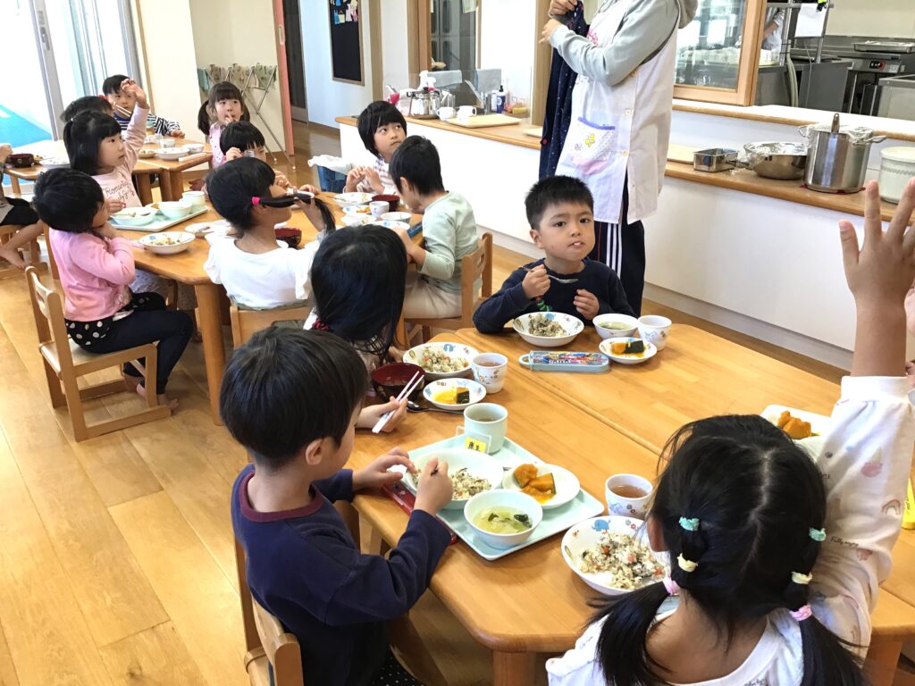 くじら保育園　天王寺園　給食　食育　202411-1