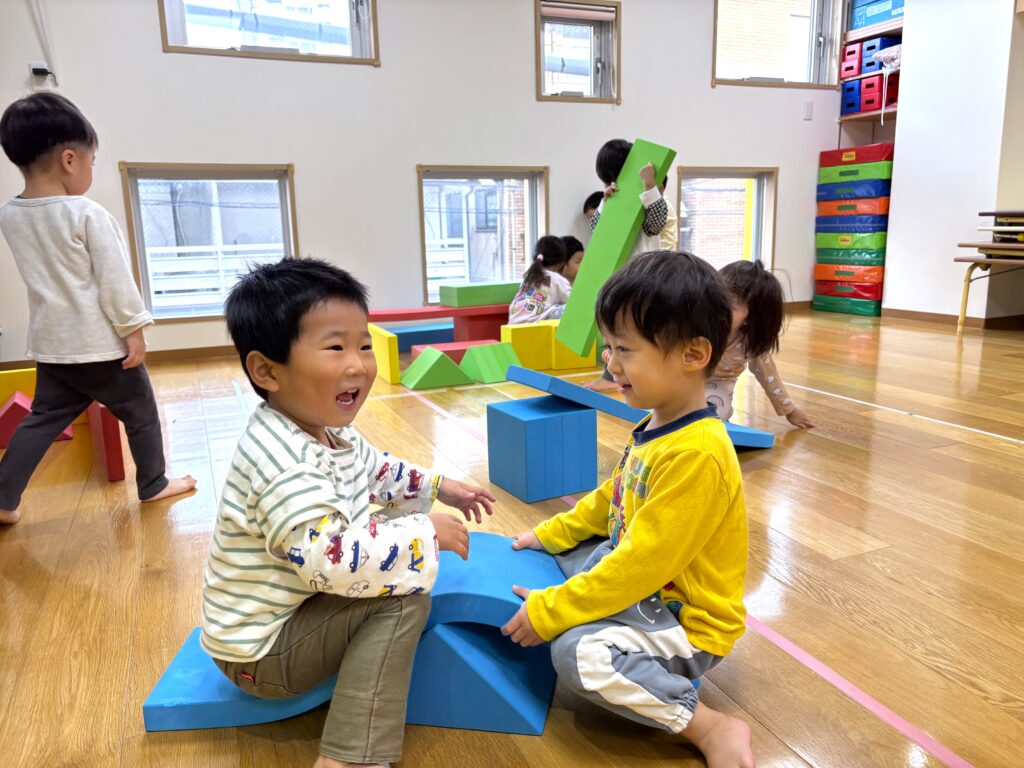 くじら保育園　天王寺園　ブロック遊び　202412-3