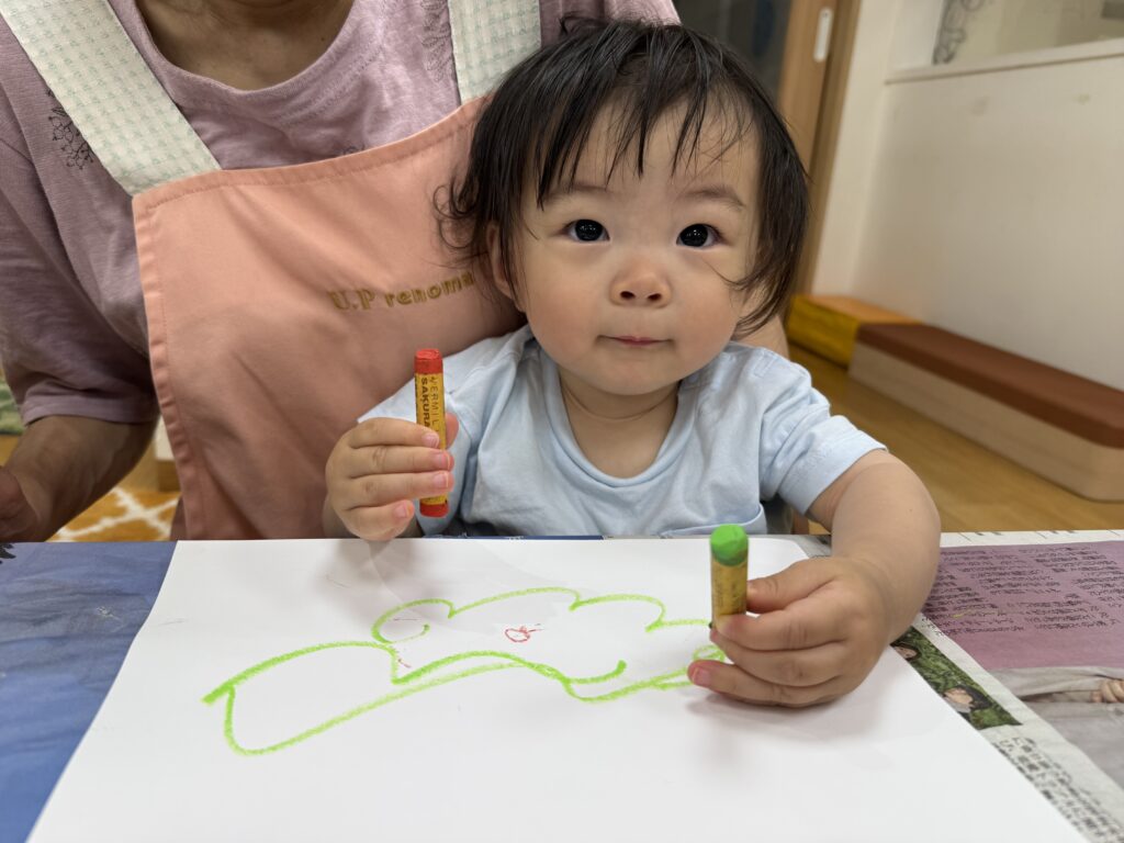 クレパス お絵描き 製作 シャボン玉 1歳児 1歳 くじら保育園天王寺園 202505-1