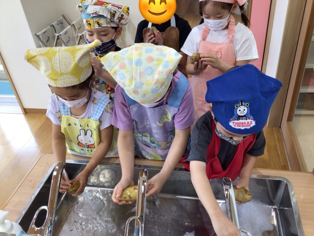 ポテト シャカシャカポテト 食育 クッキング 保育園 くじら保育園 天王寺園 5歳児 202505-2