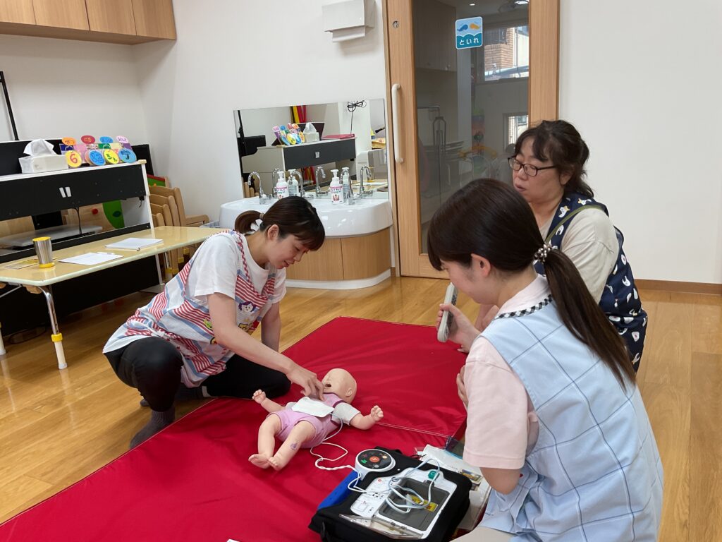 救命講習 保育士 AED 心肺蘇生 くじら保育園 天王寺 202506-3