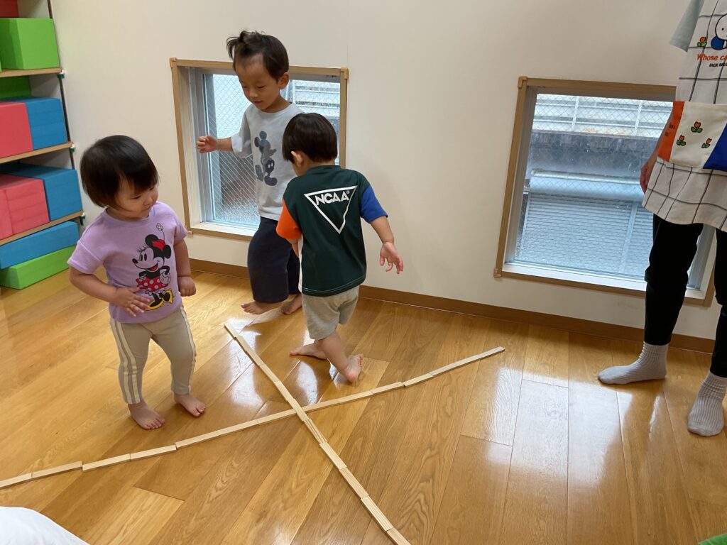 室内遊び　大規模園　実践例　異年齢交流　異年齢保育　くじら保育園　天王寺　202506-2