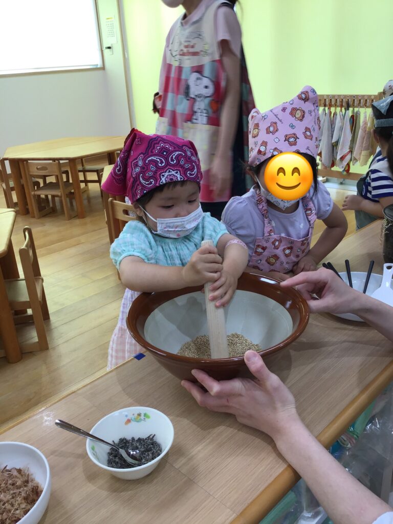 おにぎり クッキング 食育 3歳児 くじら保育園 天王寺園 202507-1