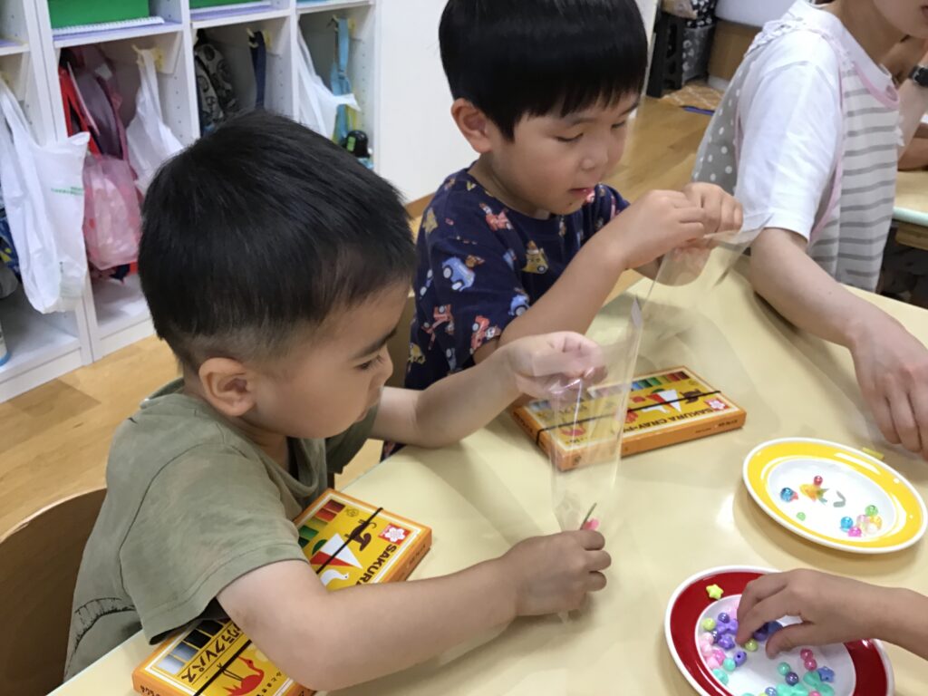 縦割り活動 縦割りクラス 幼児 夏祭り準備 くじら保育園天王寺園 202507-3
