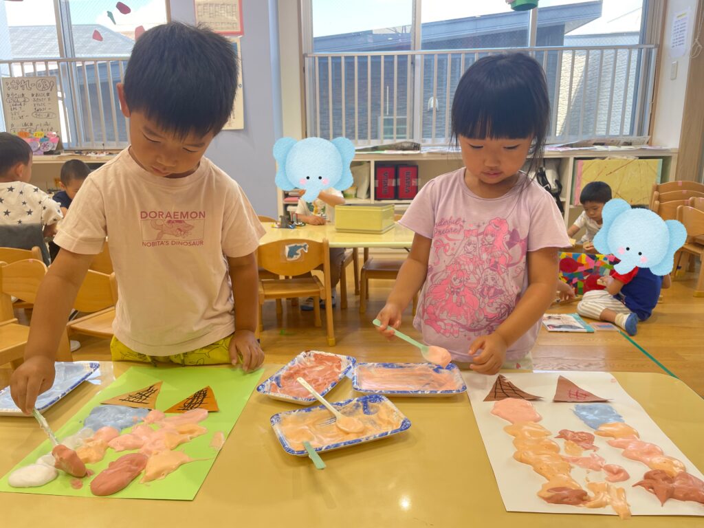 シェービングフォーム アイス 製作 くじら保育園天王寺園 4歳児 大阪 保育園 202508-1