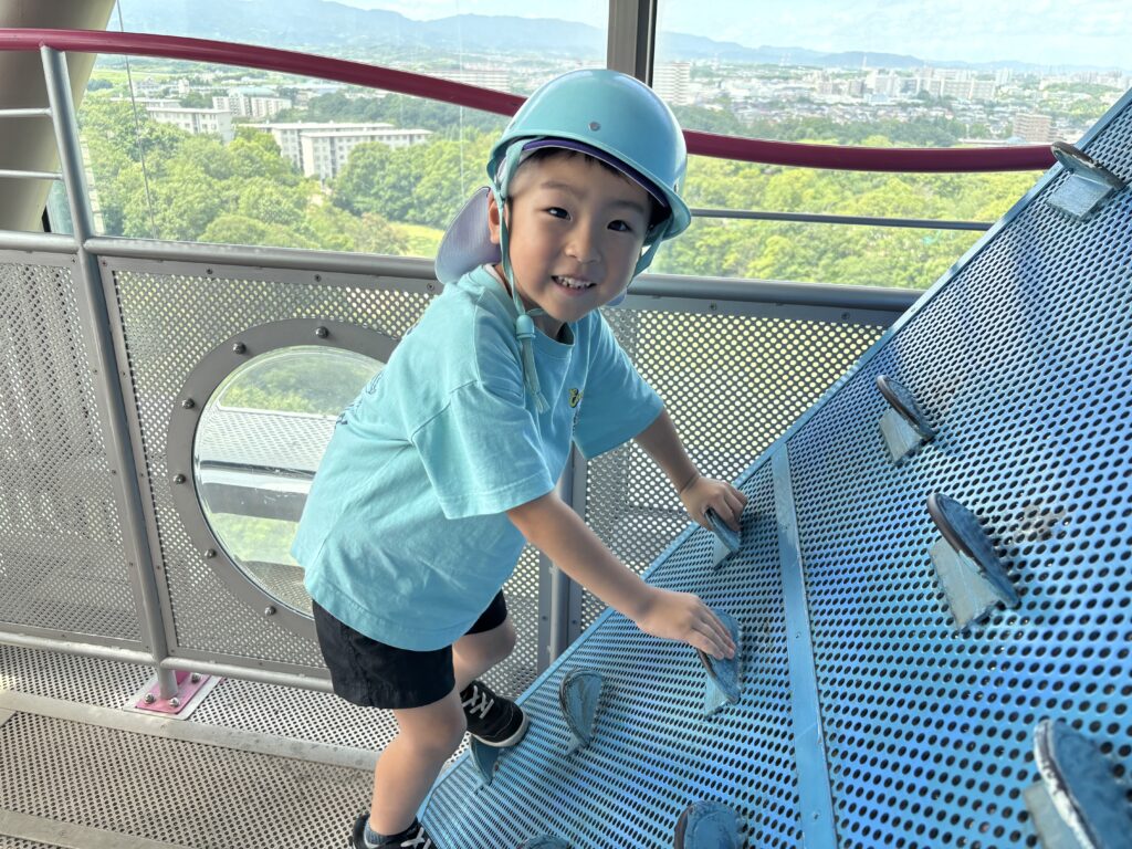 ビックバン 遠足 バス 遊具の塔 アストロキャンプ くじら保育園 天王寺 大阪 幼児 202507-4