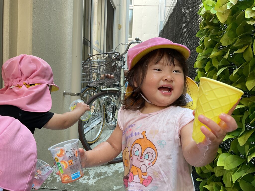 水遊び 1歳児 お水遊び くじら保育園天王寺園 202507-5