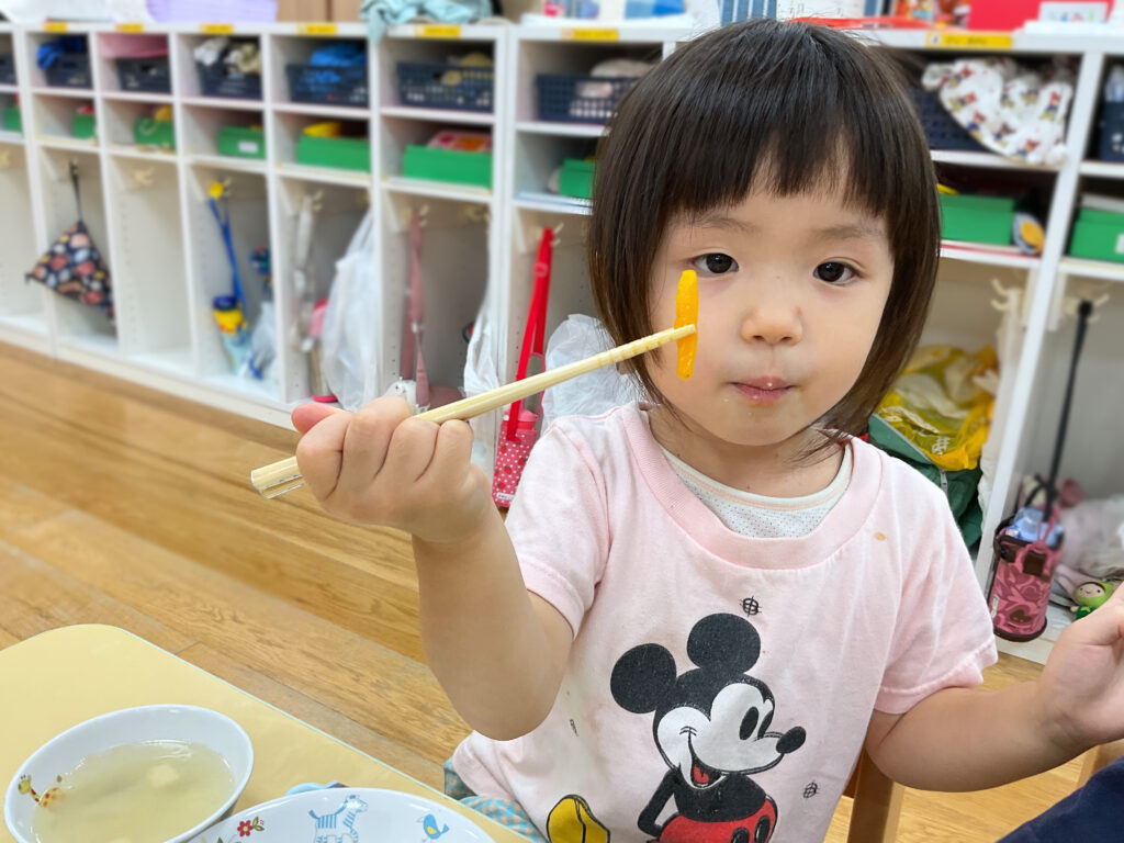 パプリカ 栽培 収穫 食育 お手伝い くじら保育園 大阪 保育園 天王寺 202508-3