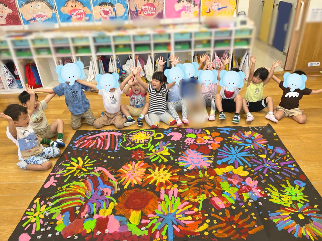 共同絵画　花火　製作　4歳児　　年中　くじら保育園　天王寺園　大阪　保育園　202508-3