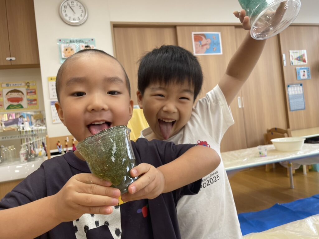 スライム 感触遊び 見立て遊び 4歳児 年中 くじら保育園 天王寺 大阪 保育園 202508-2
