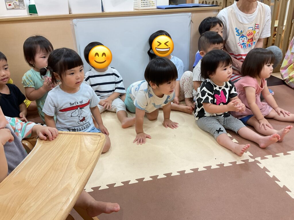 すいか割り 夏 2歳児 くじら保育園 天王寺 大阪 保育園 大阪市 202508-1