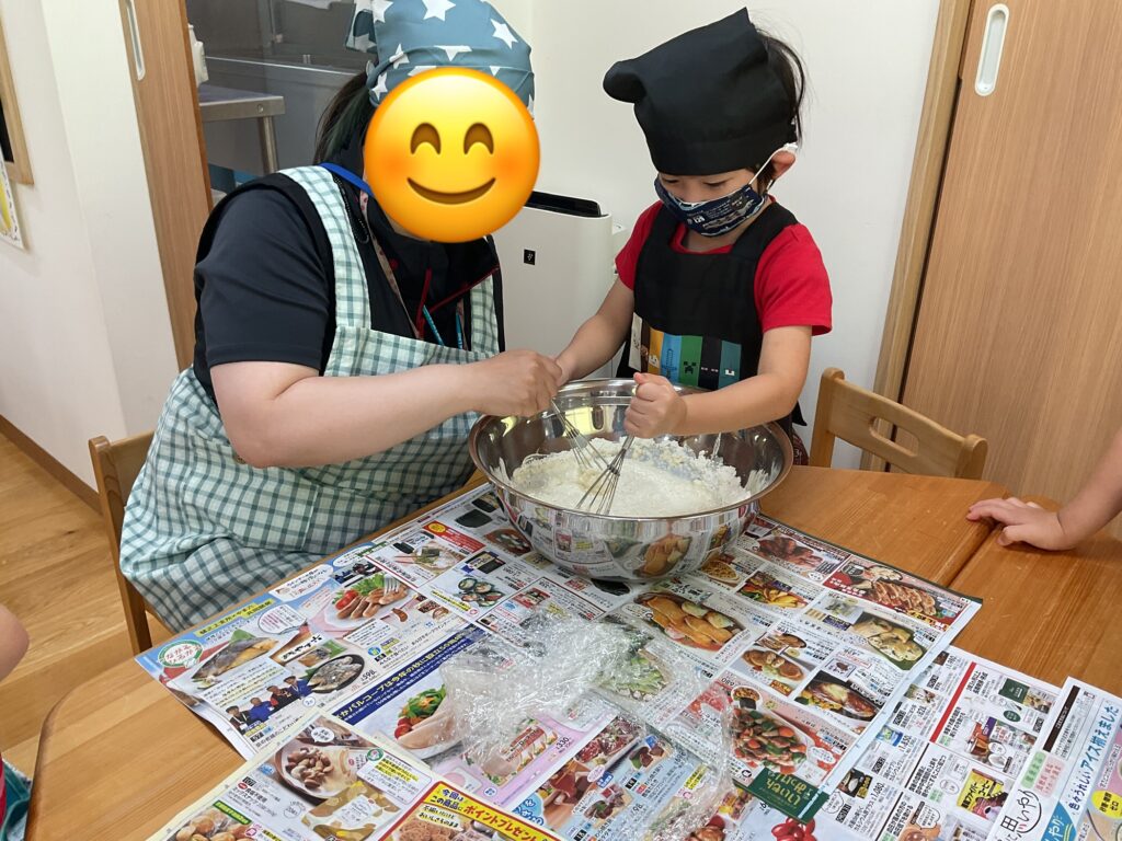 親子クッキング ホットケーキ 保護者参加 大阪 保育園 くじら保育園 天王寺園 202509-1