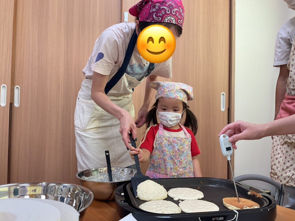 親子クッキング ホットケーキ 保護者参加 大阪 保育園 くじら保育園 天王寺園 202509-2