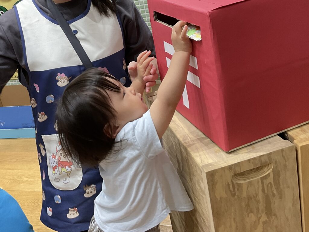 くじら保育園　天王寺　大阪　保育園　1歳児　敬老の日　ポスト　202509-3