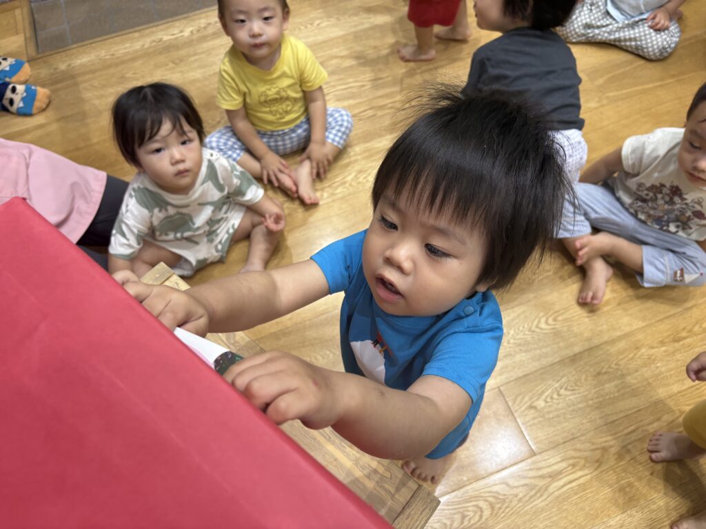 くじら保育園　天王寺　大阪　保育園　1歳児　敬老の日　ポスト　202509-2