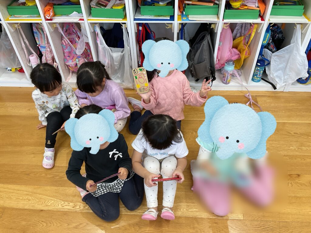 大阪　保育園　くじら保育園　携帯製作　202511-3