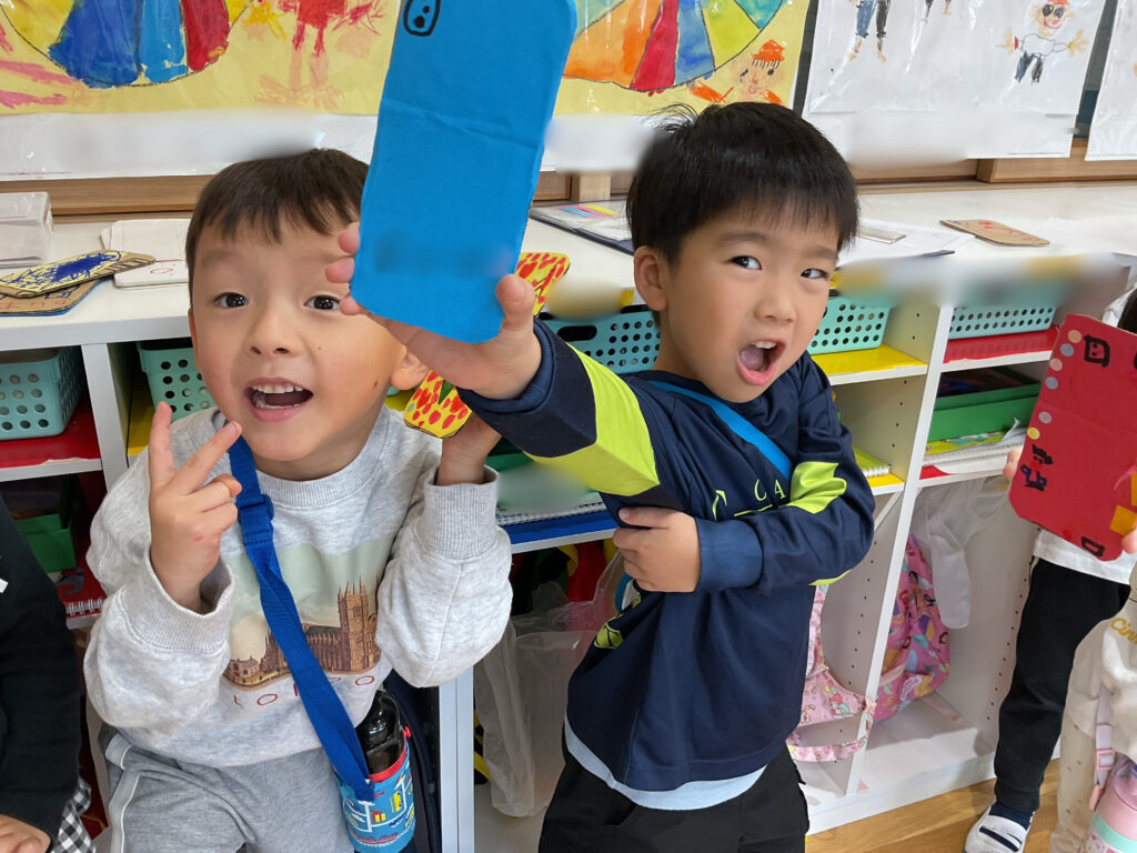 大阪　保育園　くじら保育園　携帯製作　202511-1