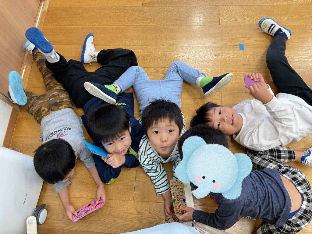 大阪　保育園　くじら保育園　携帯製作　202511-2