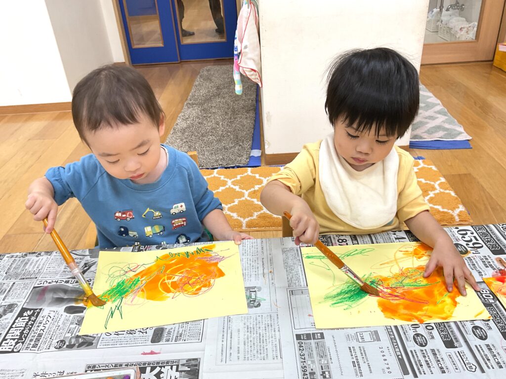 大阪 保育園 くじら保育園 はじき絵 秋の作品 202511-2