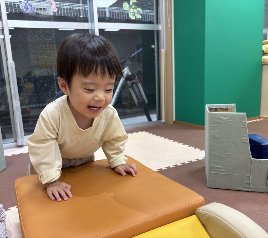 大阪　保育園　くじら保育園　お昼寝　202511-1