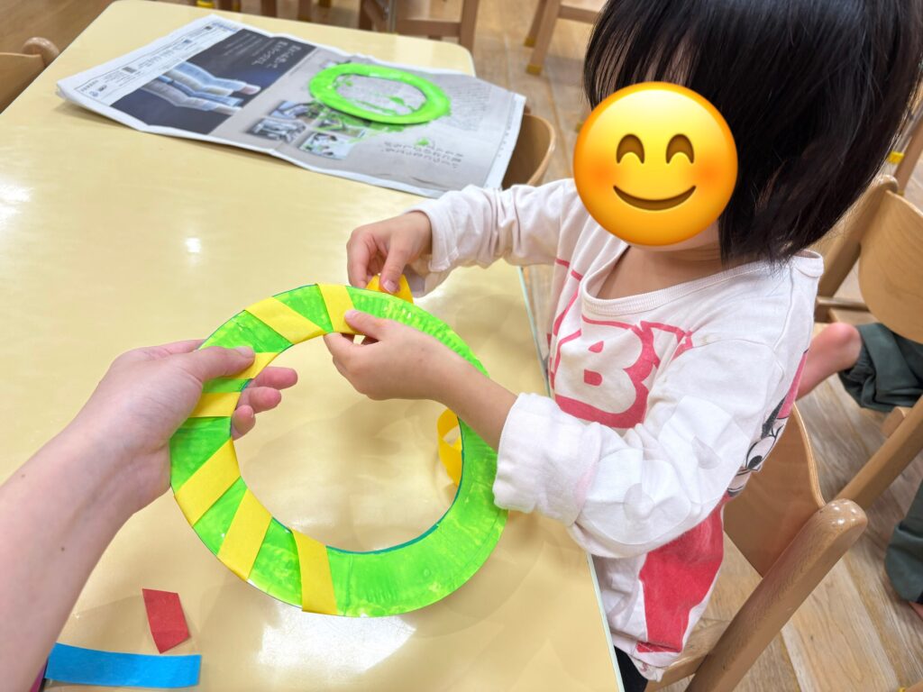 クリスマスリース作り　大阪　保育園　くじら保育園　202512-3