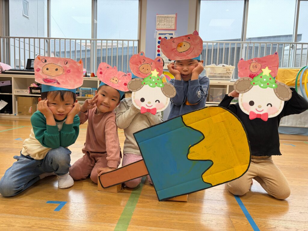 クリスマス会で劇と合奏　大阪　保育園　くじら保育園　2020512-1