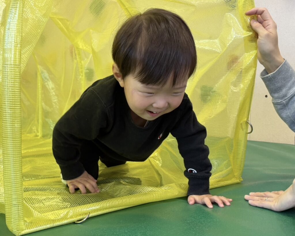 大阪　保育園　くじら保育園　室内遊び　202512-2