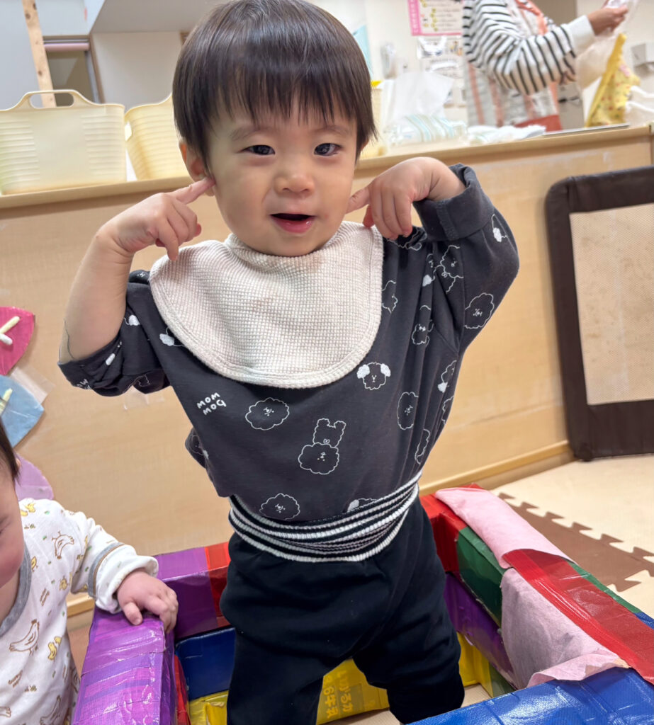 大阪 保育園 くじら保育園 感触遊び センサリーマット 202512-5