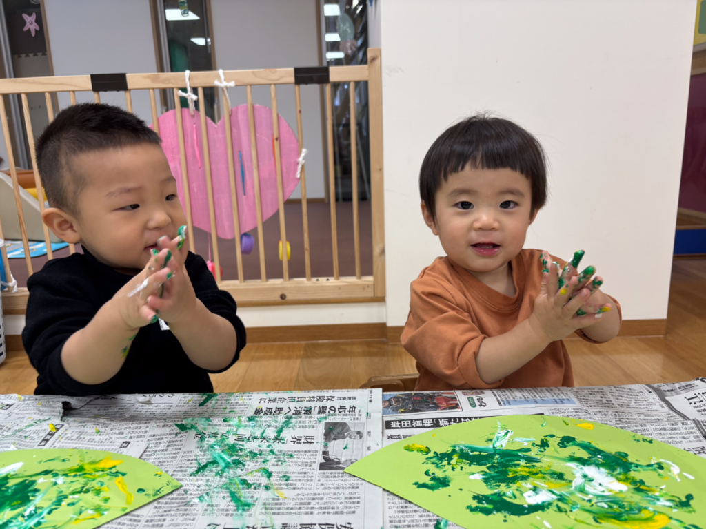 0歳児のクリスマス製作　大阪　保育園　くじら保育園　202512-3