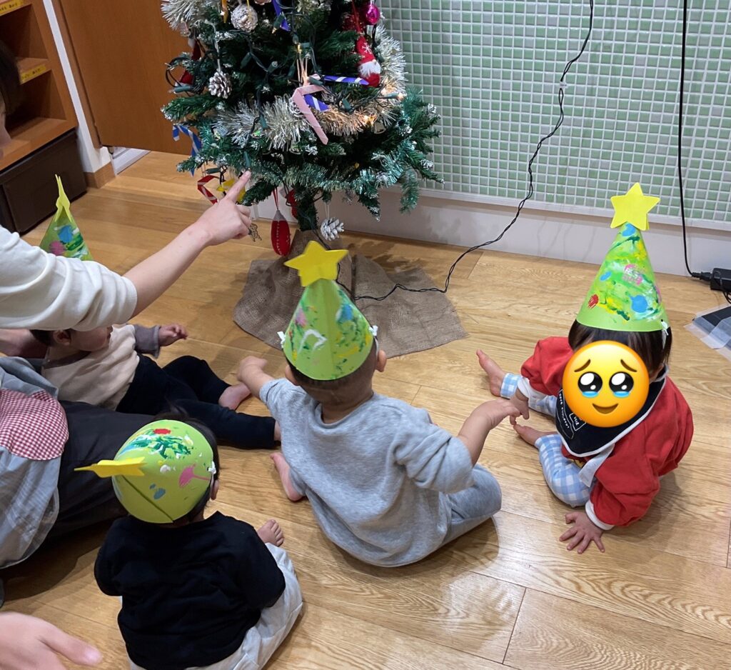 0歳児のクリスマス製作　大阪　保育園　くじら保育園　202512-5