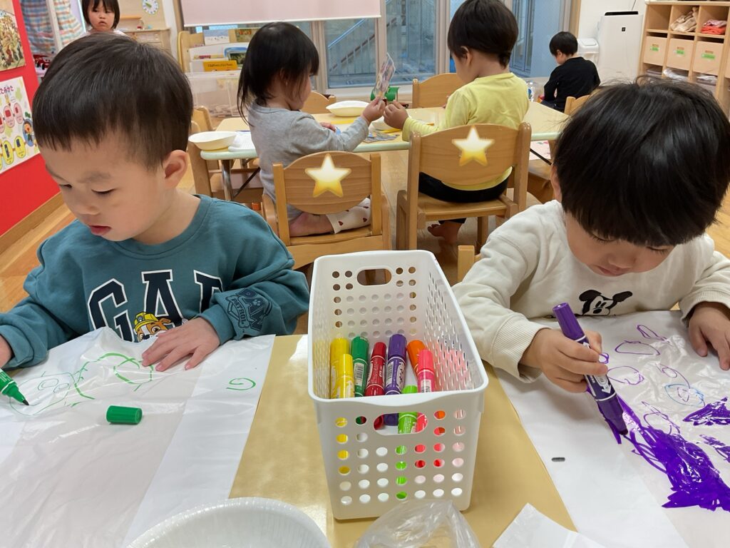 手作り凧で凧揚げ　大阪　保育園　くじら保育園　202601-2