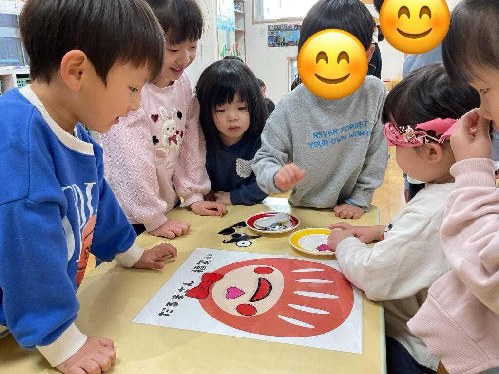 異年齢で楽しむお正月遊び　異年齢補保育　思いやり　大阪　保育園　くじら保育園　202601-4