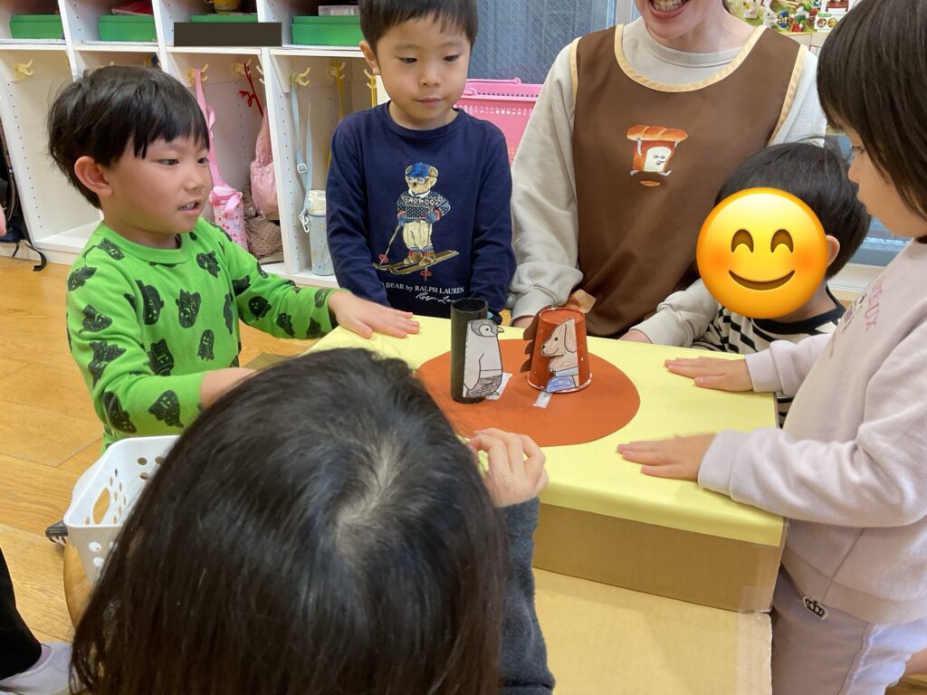 異年齢で楽しむお正月遊び　異年齢補保育　思いやり　大阪　保育園　くじら保育園　202601-3