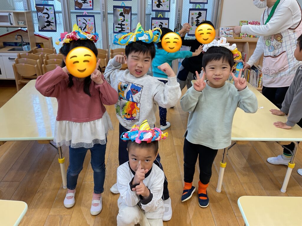 節分の鬼のくるくる帽子作り　大阪　保育園 くじら保育園　202602-3