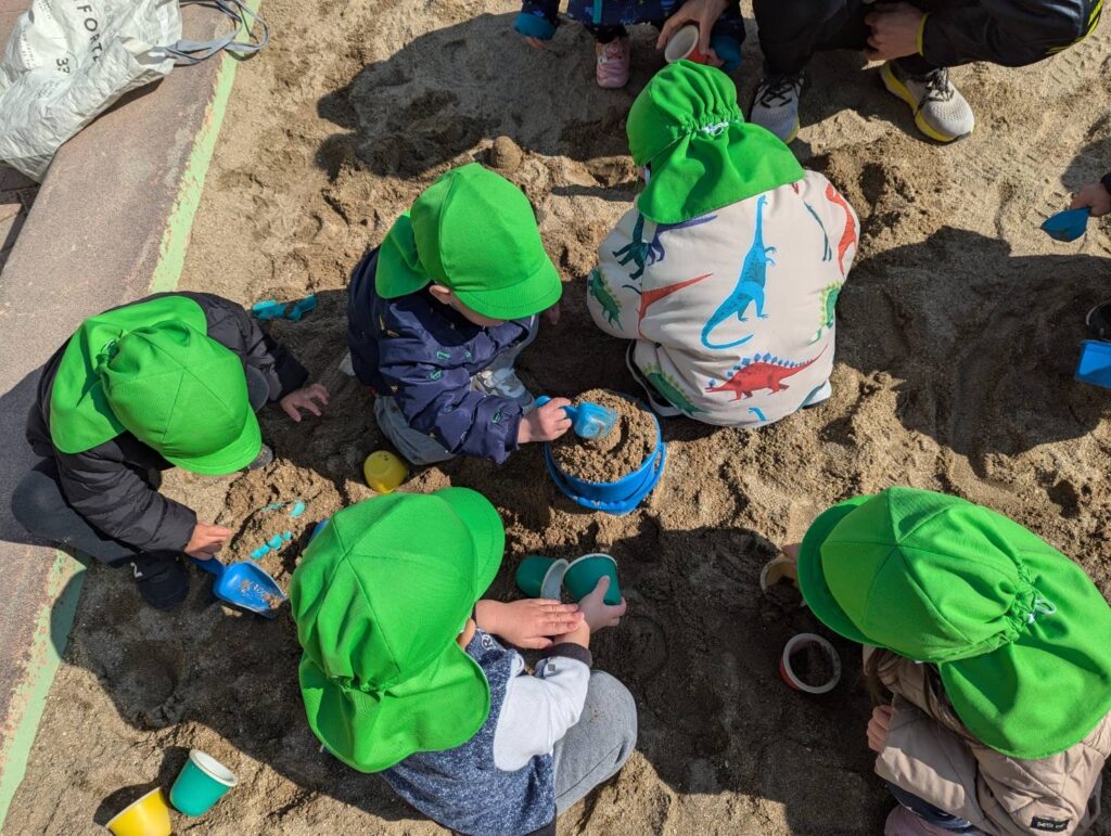 国分公園で砂遊び　大阪　保育園　くじら保育園　202602-5