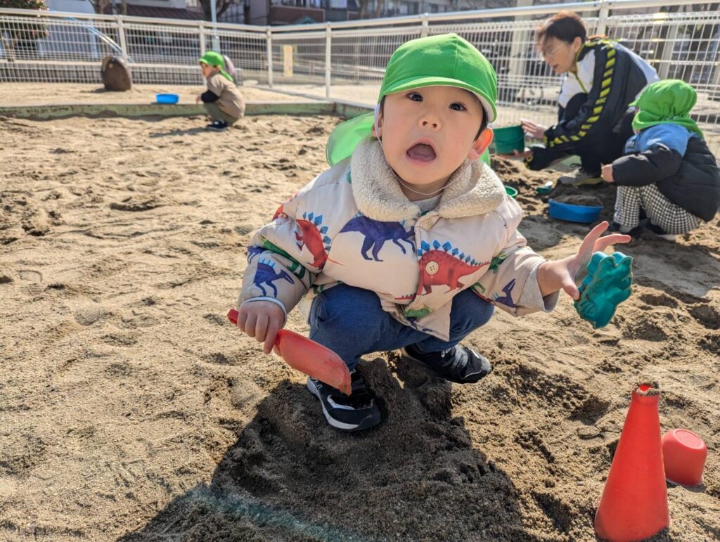 国分公園で砂遊び　大阪　保育園　くじら保育園　202602-1