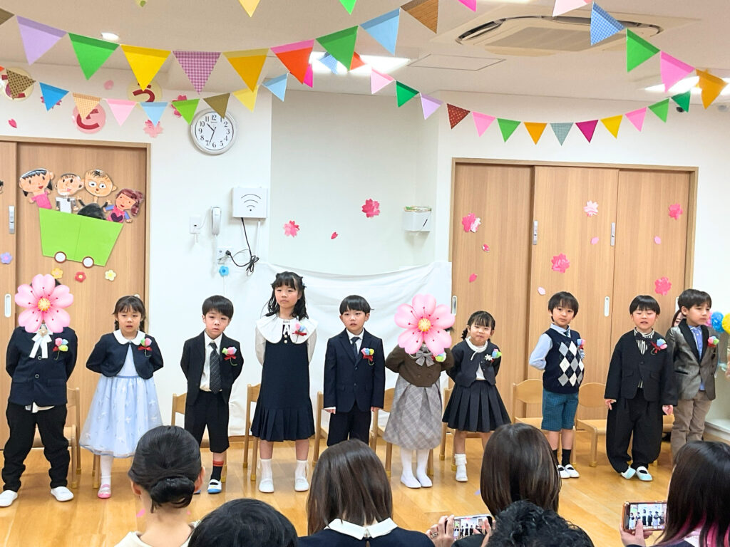 保育園の卒園式　大阪　くじら保育園　202603-3