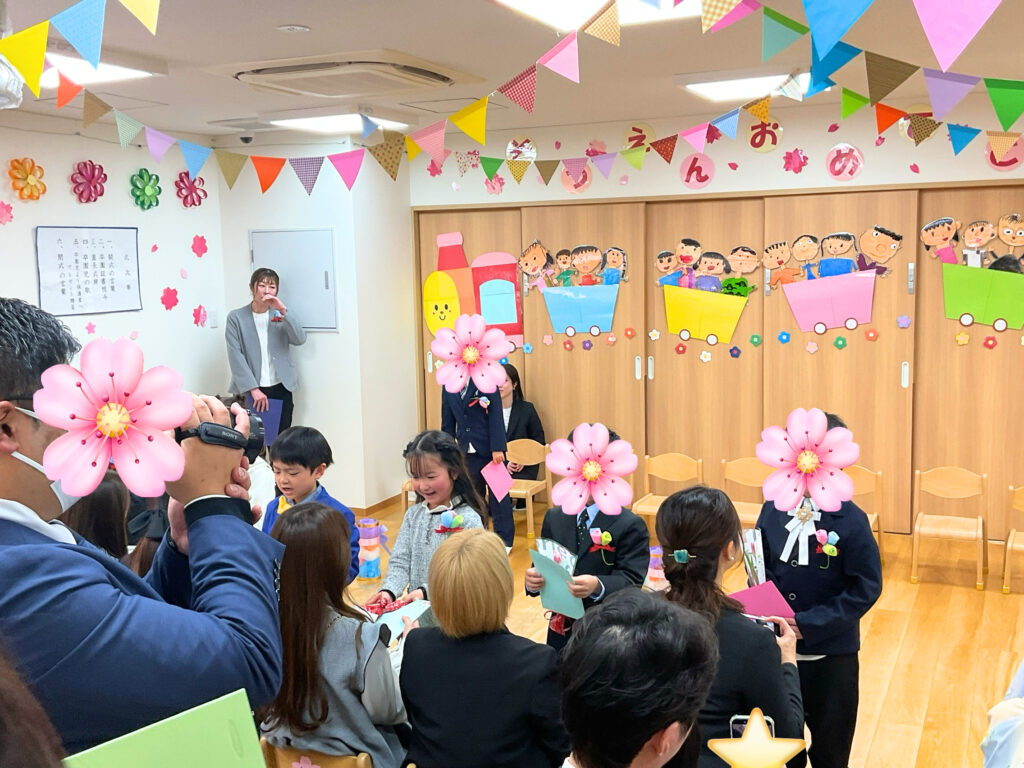 保育園の卒園式　大阪　くじら保育園　202603-4