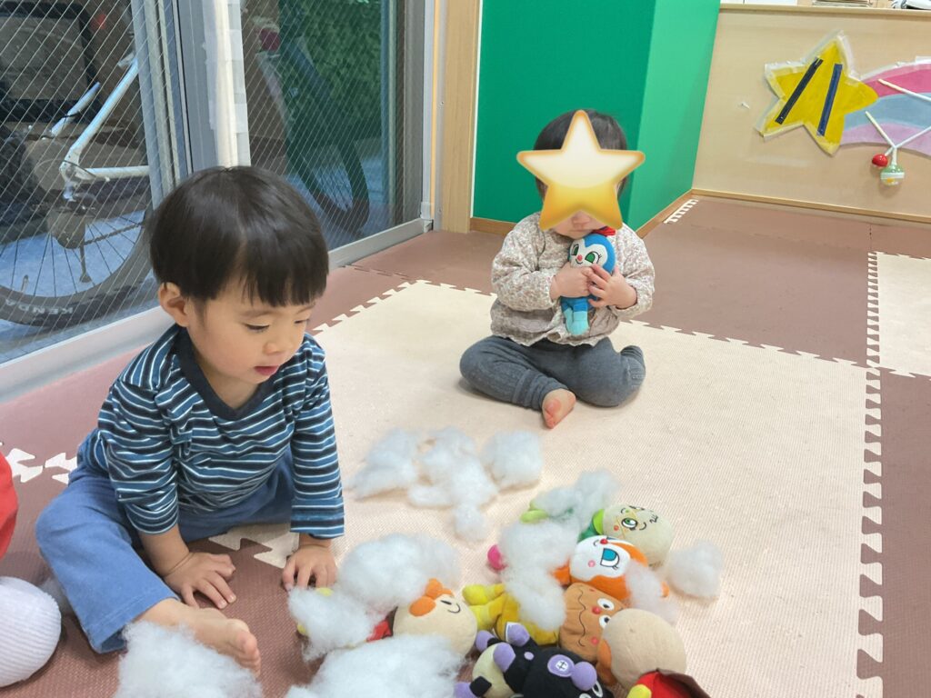 0歳からの感触遊び　大阪　保育園　くじら保育園　202603-1