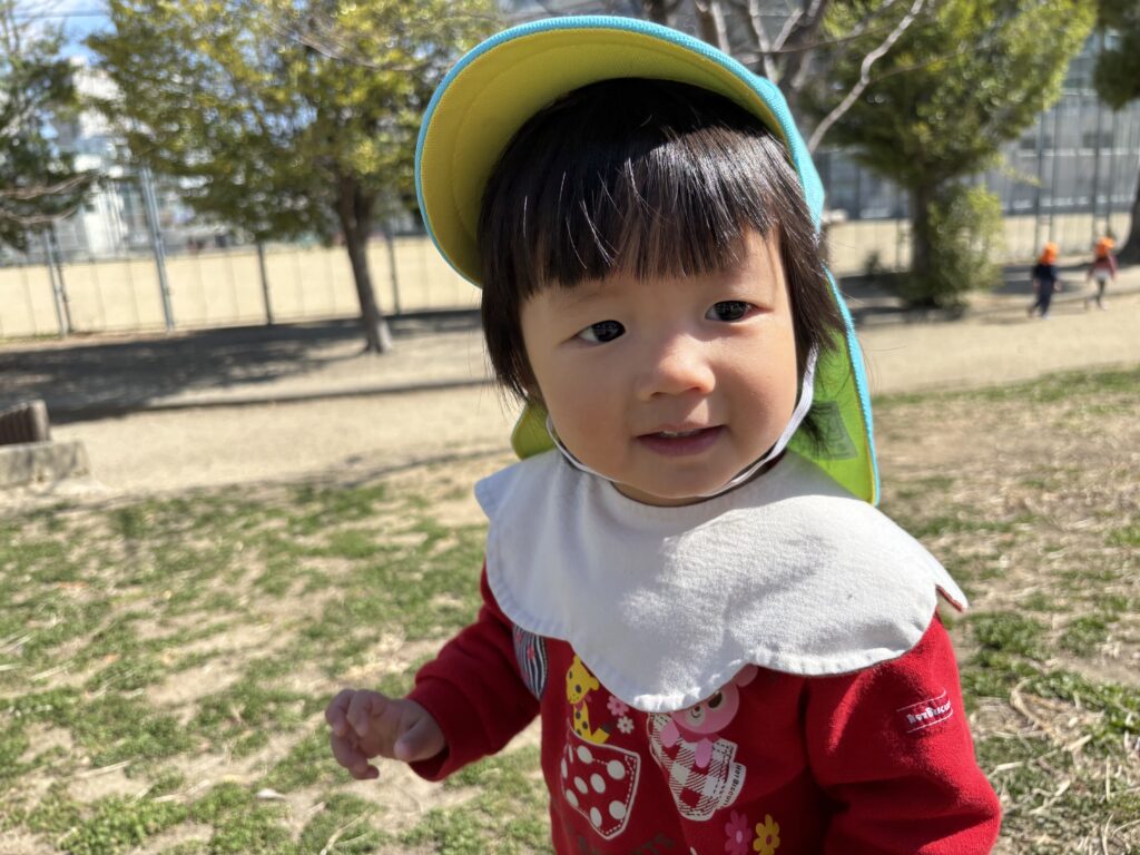 保育園から公園へお散歩　大阪　くじら保育園　202603-1