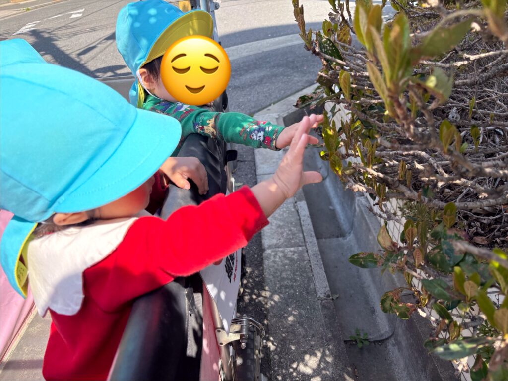 保育園から公園へお散歩　大阪　くじら保育園　202603-2
