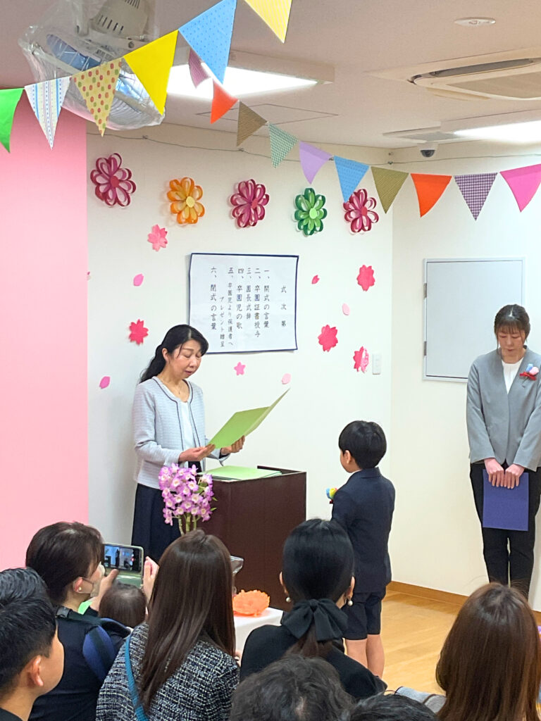保育園の卒園式　大阪　くじら保育園　202603-1
