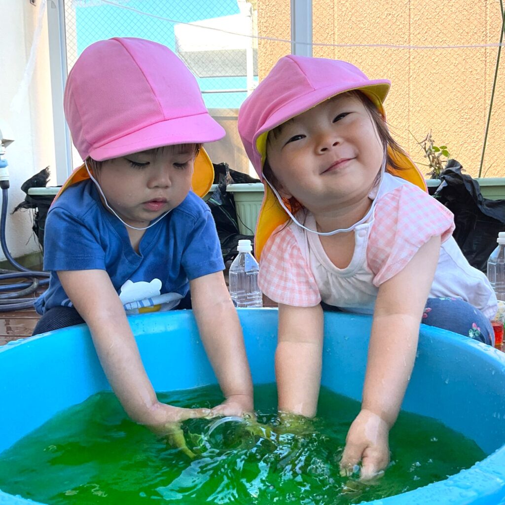 くじら保育園 天王寺園の水遊び