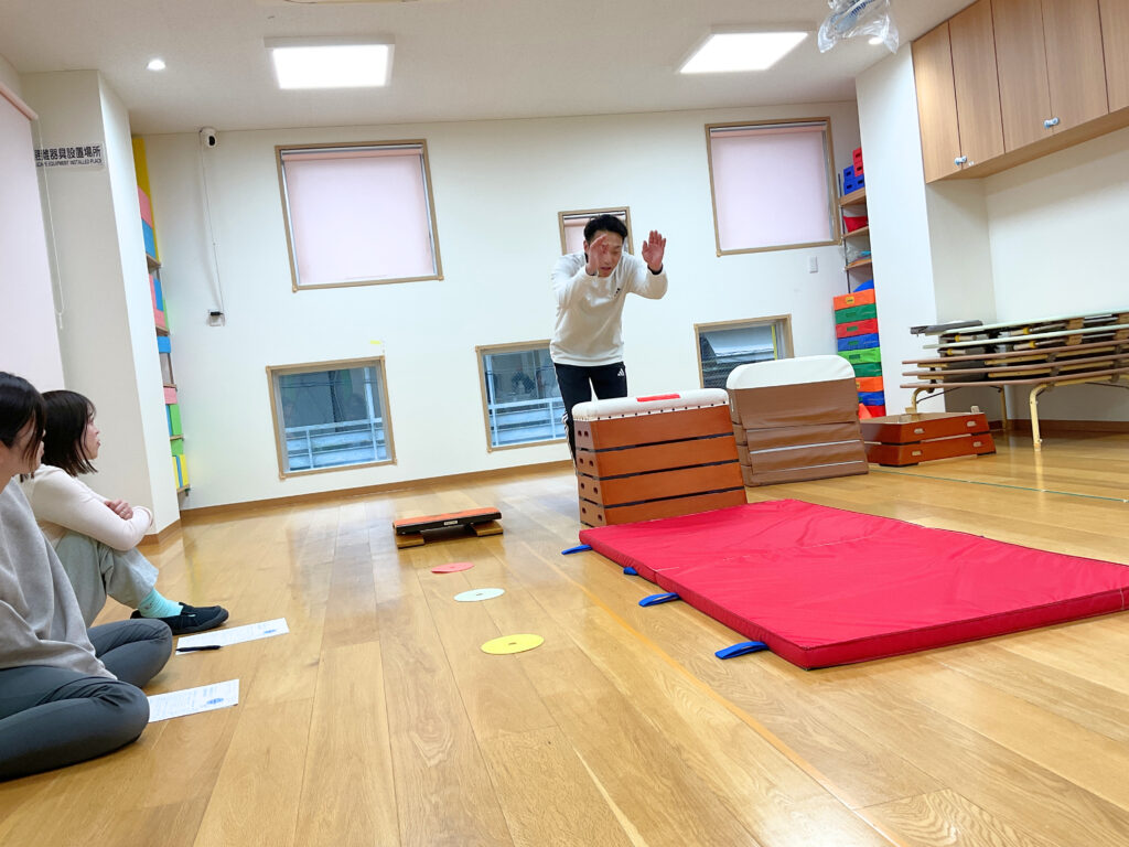 体操指導研修　大阪　保育園　くじら保育園　202604-1