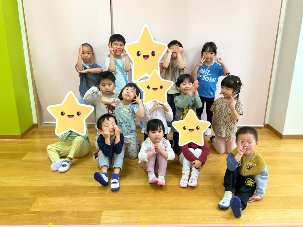 縦割り保育で交流を楽しむ子供たち　
大阪　くじら保育園　202605-2