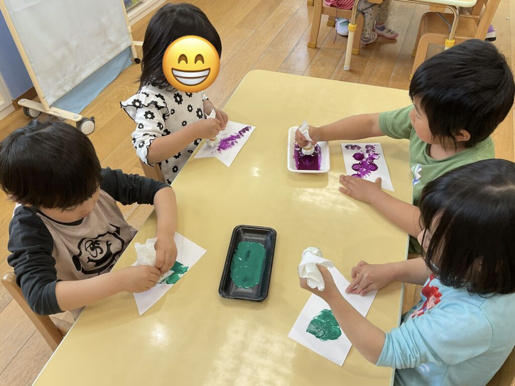春の伝統行事、こいのぼり製作　大阪　保育園　くじら保育園　202605-1