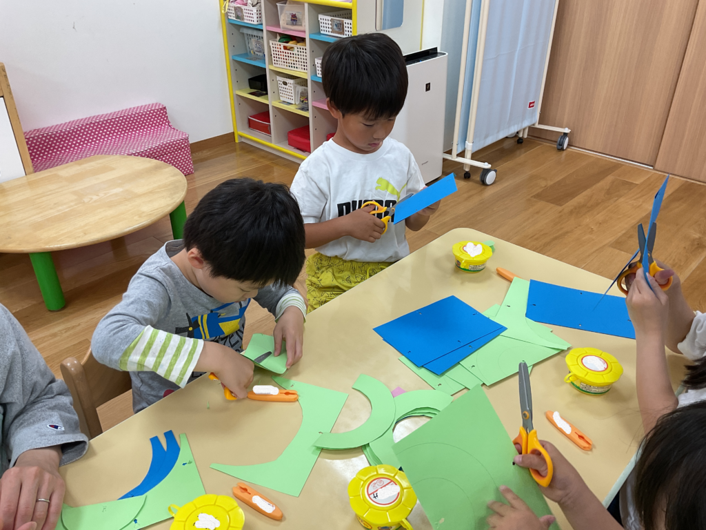 保育園夏祭りの景品づくり 異年齢保育 大阪 くじら保育園 202605-4