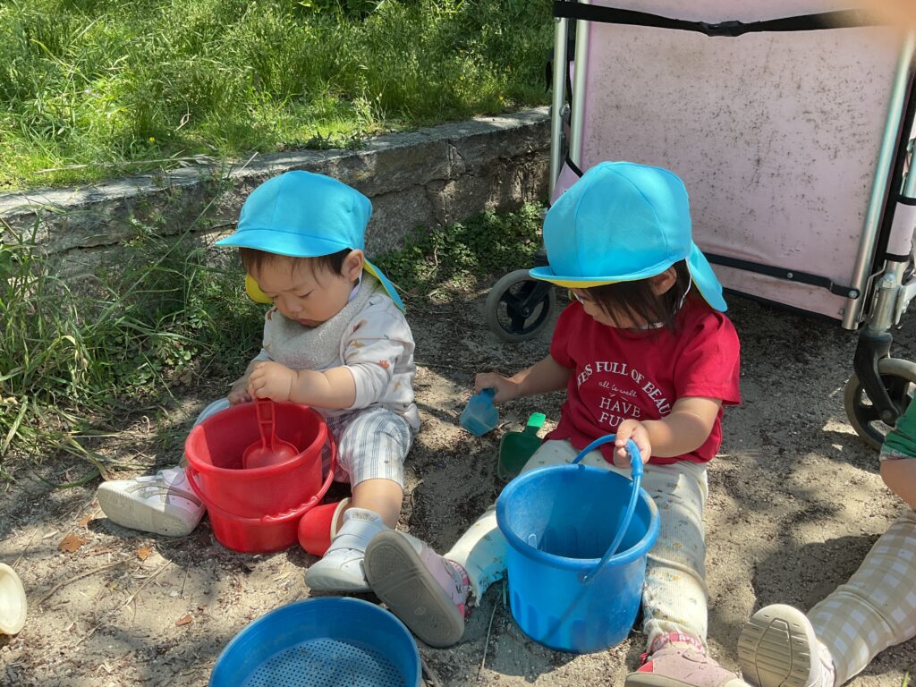 保育園春の公園遊び たんぽぽ 大阪 くじら保育園 202605-4