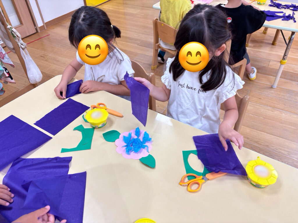 保育園の製作で紫陽花作り 大阪 くじら保育園 202606-2